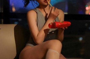 国产白丝,时尚与传统的完美融合